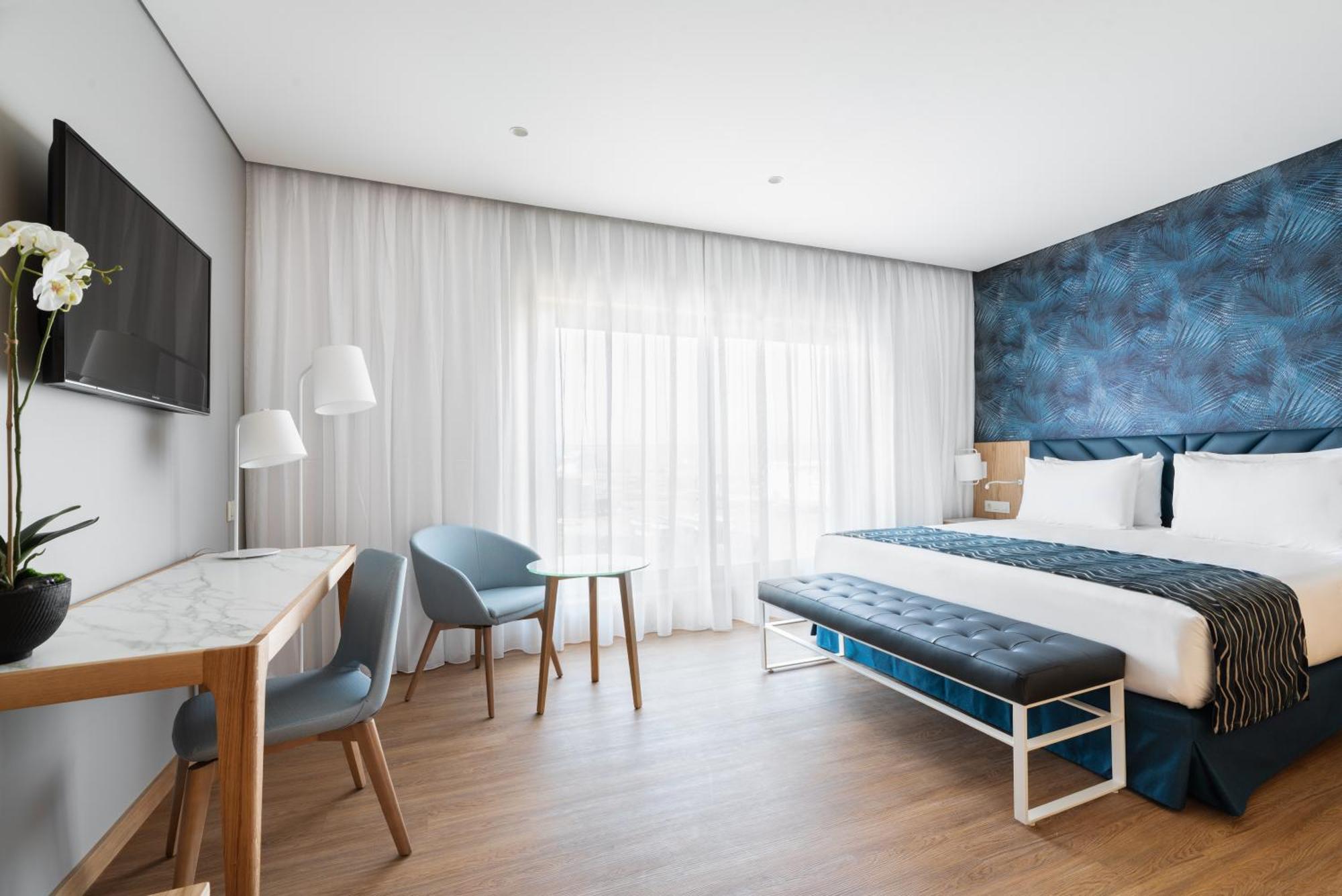 Deluxe Junior Suite,1284330460:JPEG